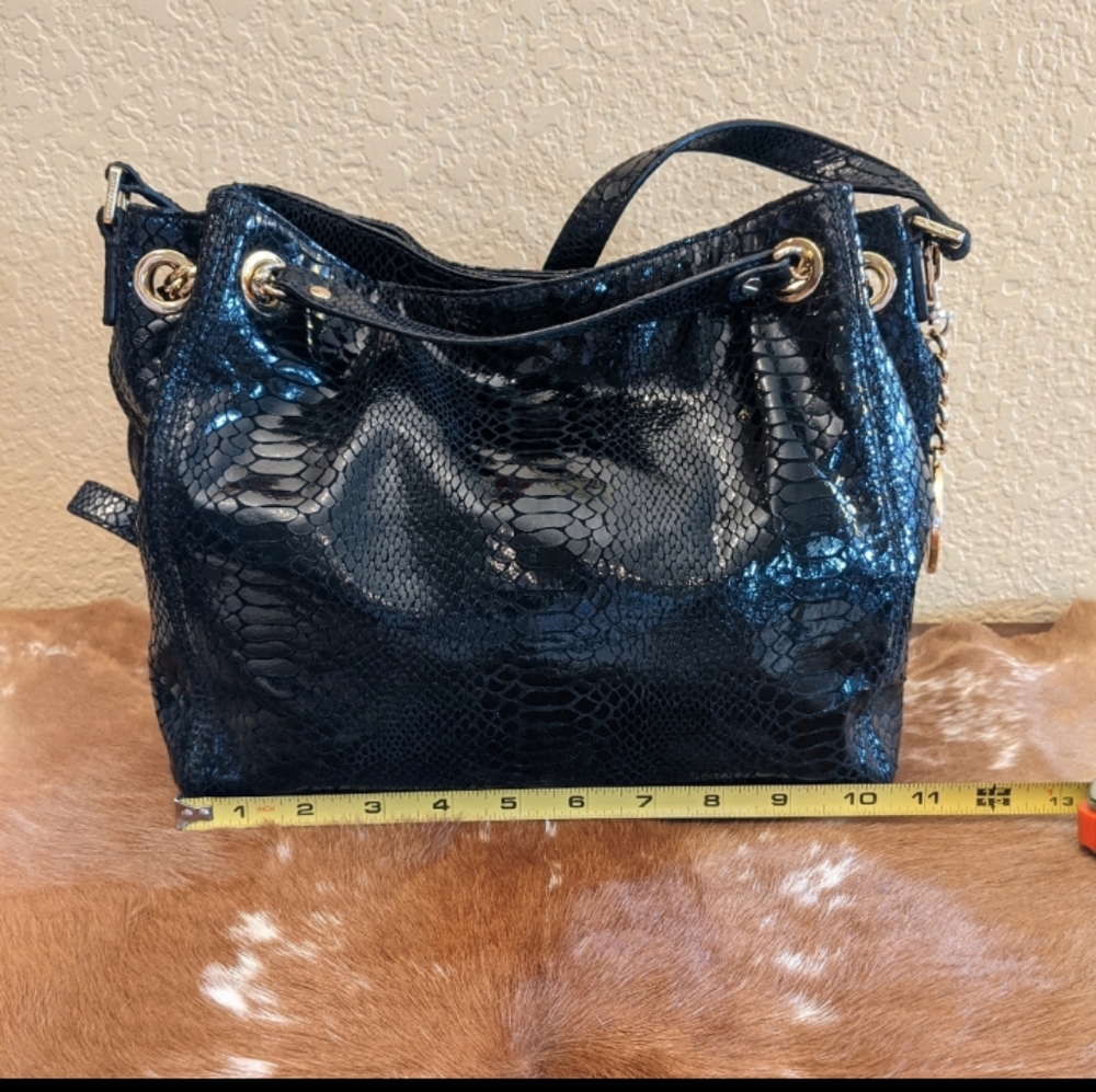 Michael Kors purse - Picture 2 of 8